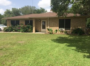 201 Garcitas Grv, Inez, TX 77968