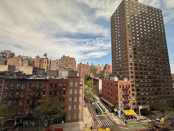 3rd image of 200 E 94th St APT 614