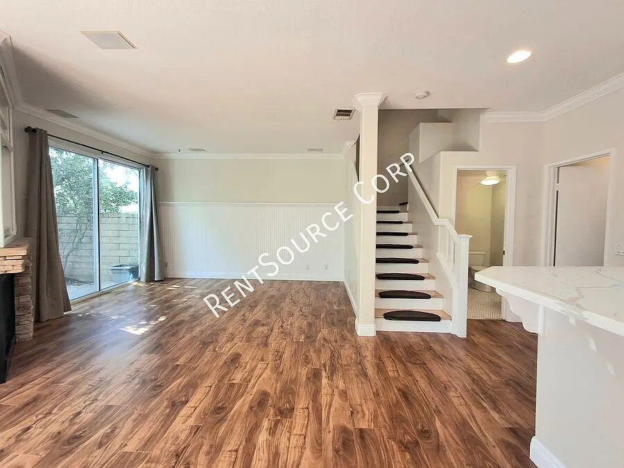 3 Bedroom Townhome in Cheyenne Community of Valencia For Rent! — Photo 3