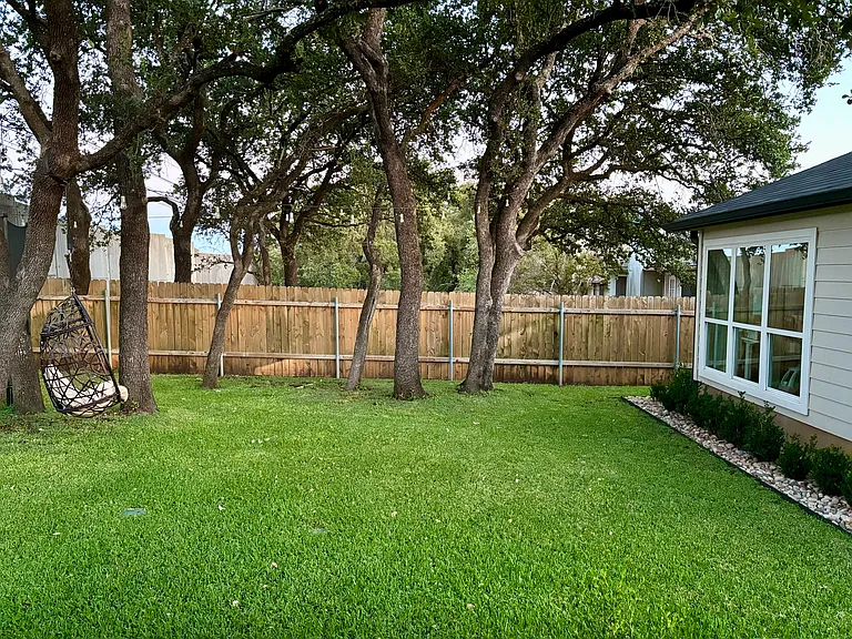 6610 Luckenbach Ln — Photo 15