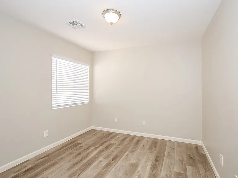 5014 Sapphire Light St — Photo 12