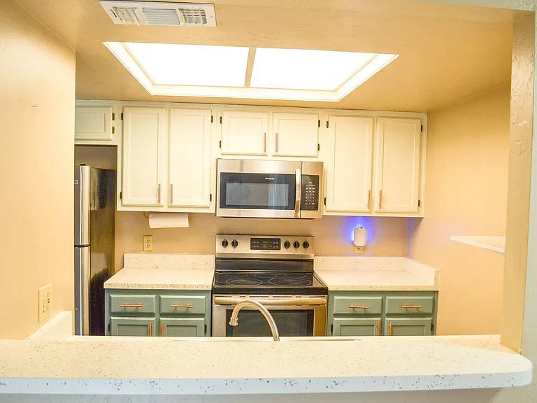 5821 SW 8th Pl — Photo 7