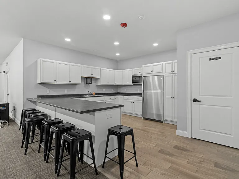 Cumberland Foreside Village Apartments — Photo 23
