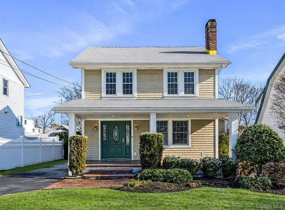 1st image of 12 Davison Avenue