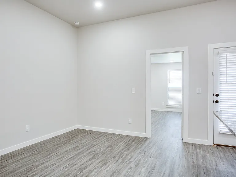 10518 Abbeville Ave — Photo 9