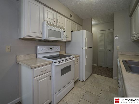 5th image of 1220 S 120th Plz APT 204