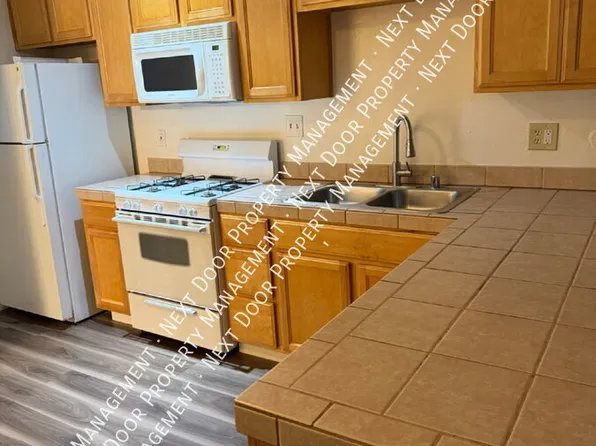 1100 Evelyn Ln APT B, Sacramento, CA 95864