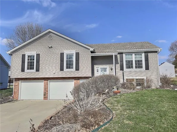 2807 Quail Dr, Saint Joseph, MO 64506
