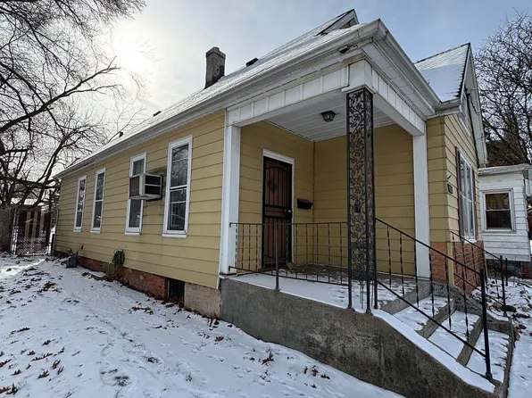 2010 W Malone Ave, Peoria, IL 61605