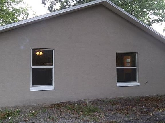 3rd image of 801 Forest Ln
