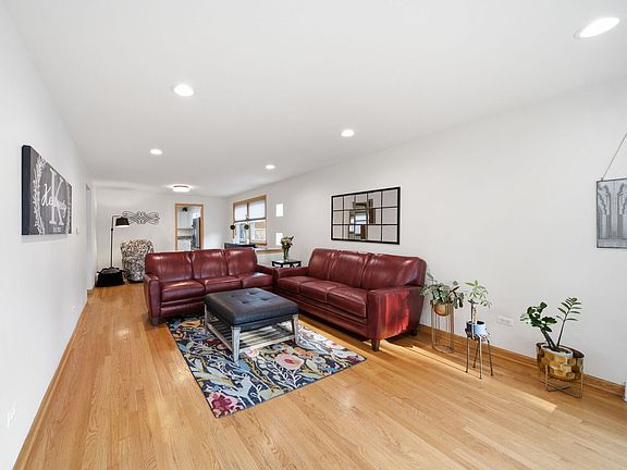 4th image of 11001 S Albany Ave