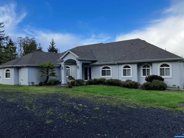 1920 Cochrane Ln, Dallas, OR 97338