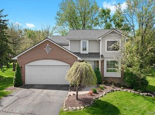 3645 Sandbar Dr, Commerce Township, MI