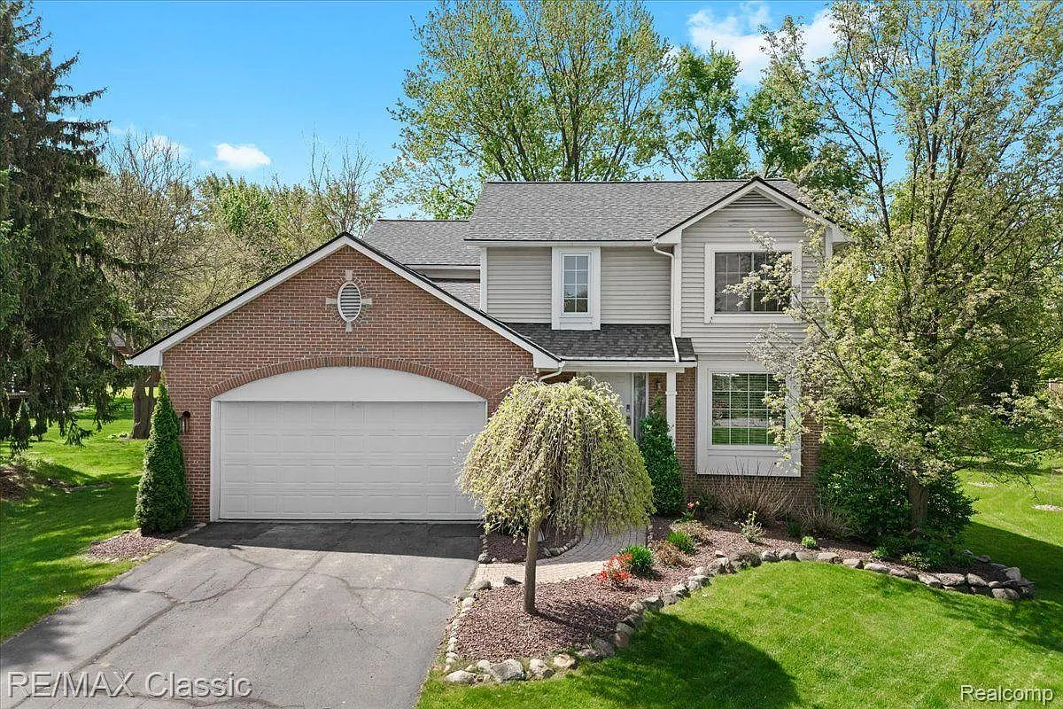 3645 Sandbar Dr photo 1