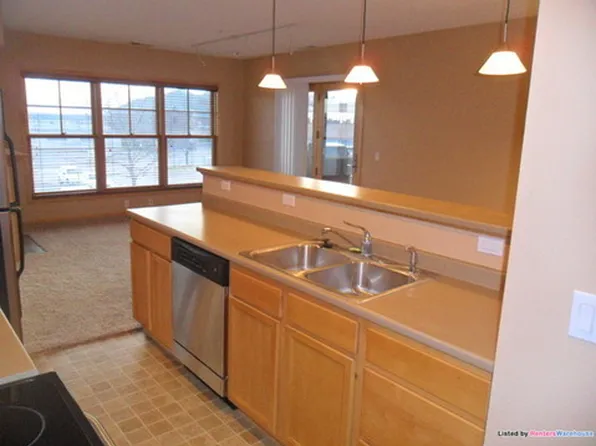 4100 Spring St APT 212, Spring Park, MN 55384