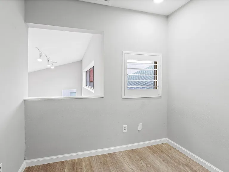 6933 Yellowstone Way Dr — Photo 17