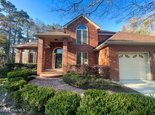 203 Westchester Dr, Morehead City, NC 28557