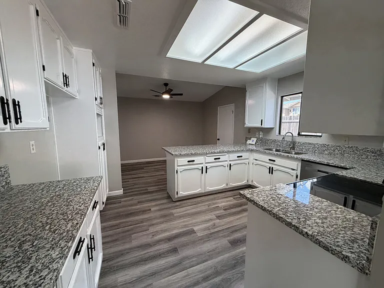 1120 Landreth Ct — Photo 3