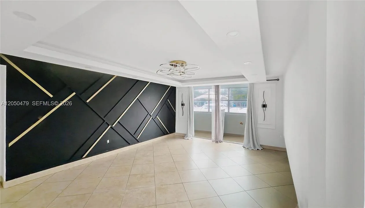 2 bed, 2.0 bath, 1077 sqft, $2,200 — Photo 1