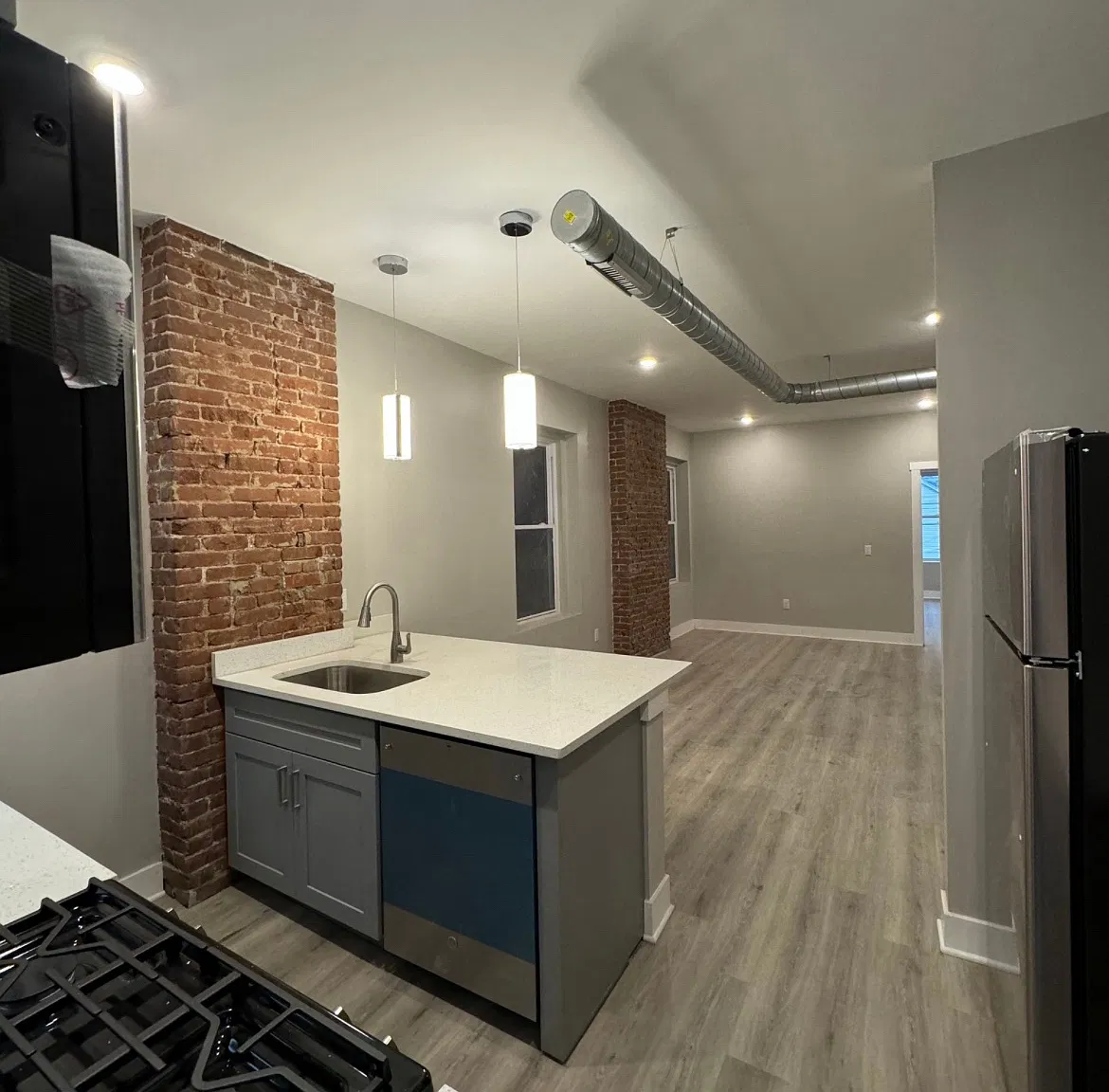 1 bed, 1000 sqft, $1,550 — Photo 1