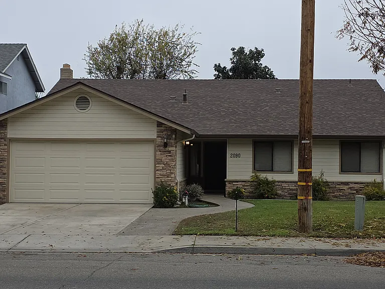 2090 N Berkeley Ave — Photo 1