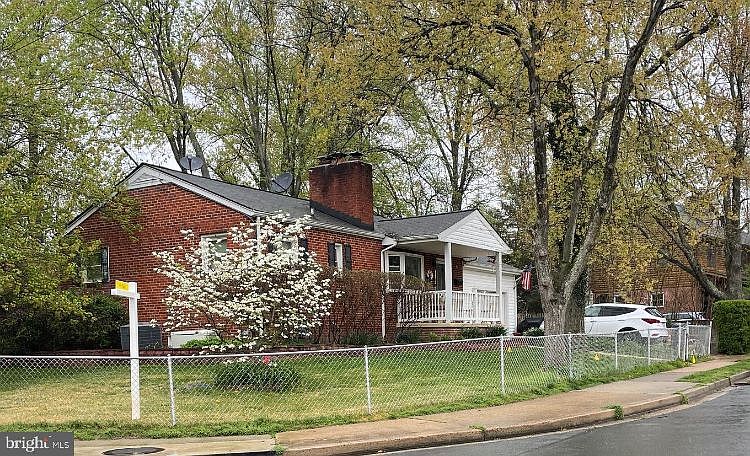 2nd image of 402 S Virginia Ave