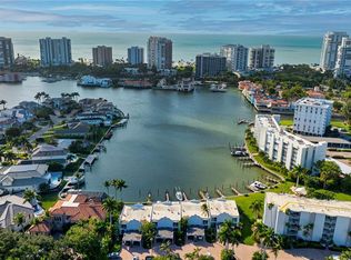 4045 Crayton RD, NAPLES, FL 34103