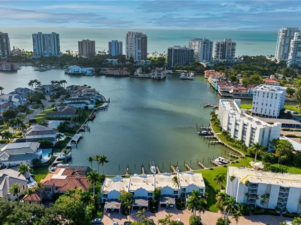 4045 Crayton RD, NAPLES, FL 34103