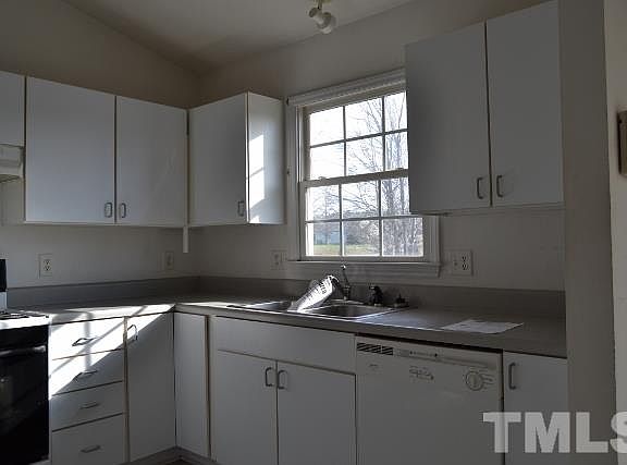 4th image of 3302 Cloverdale Ct