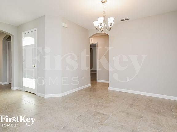 5th image of 618 Lindbergh Way