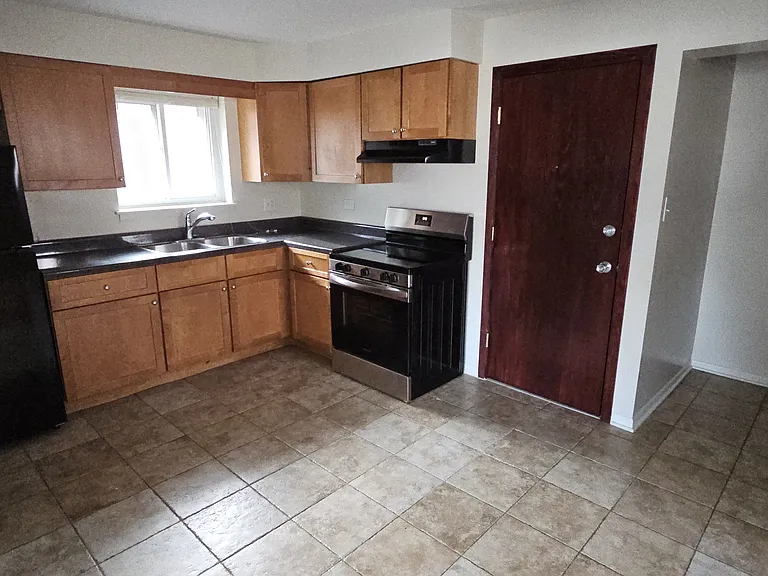 9418 Lawrence Ct #C — Photo 2