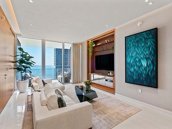 5th image of 300 Biscayne Boulevard Way #4005