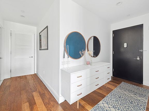 4th image of 42-14 Crescent St #5B