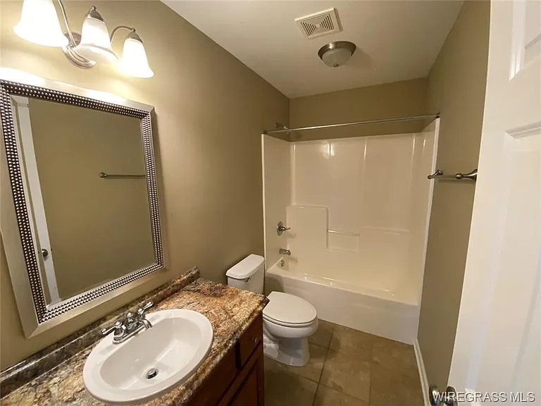 216 Winterberry Way — Photo 10