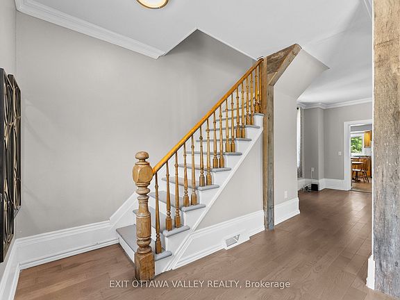 5th image of 180 Mary St