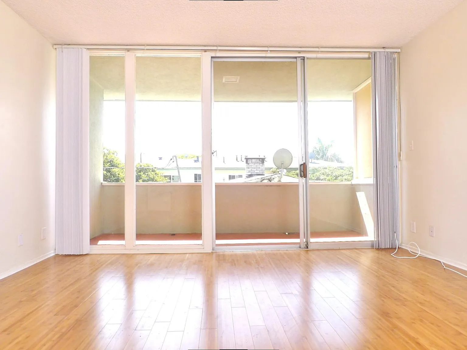 Studio, 480 sqft, $2,360 — Photo 2