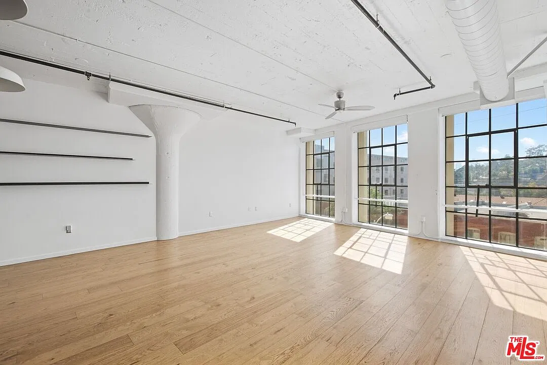 2 bed, 1.0 bath, 1300 sqft, $3,500 — Photo 4