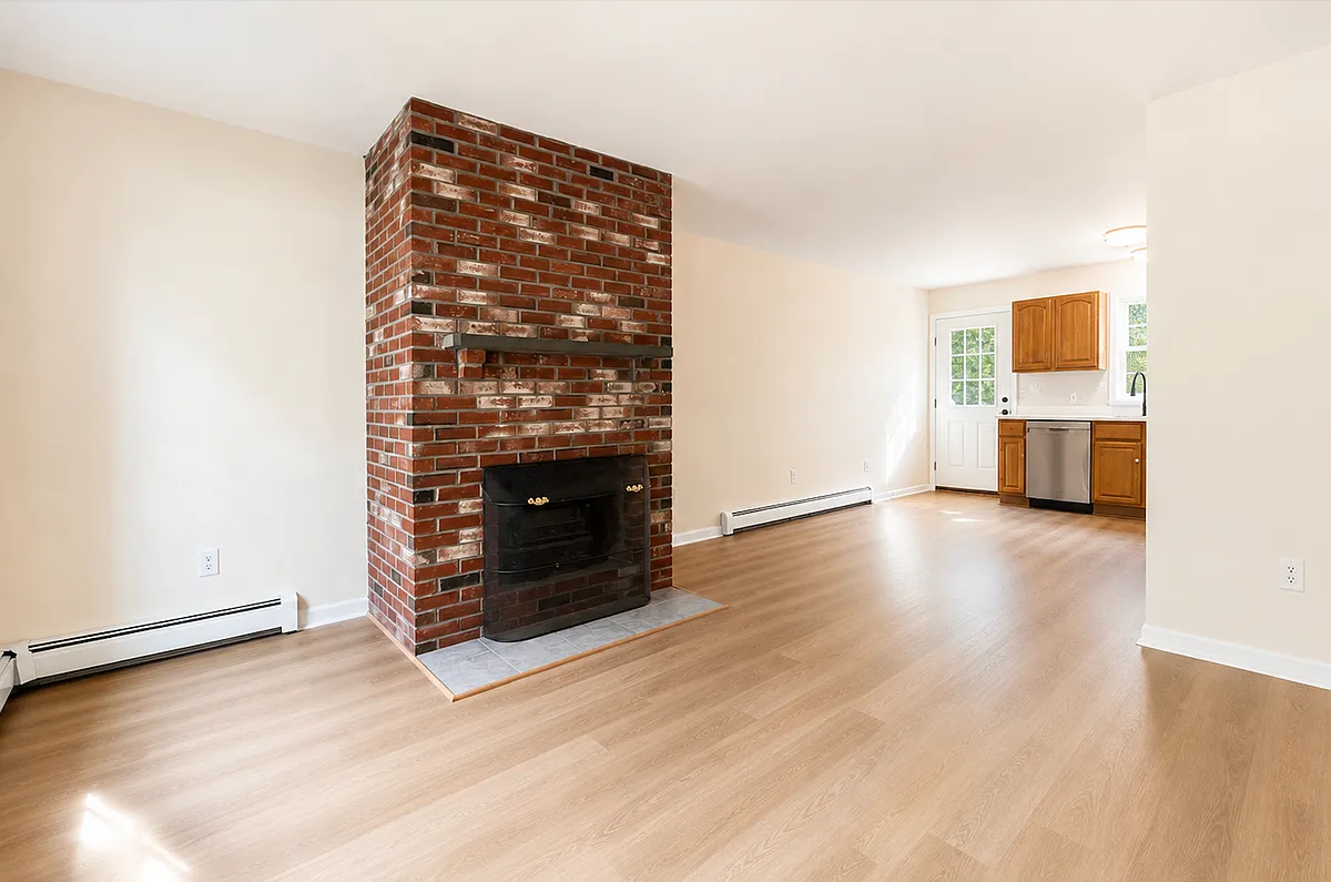 Living room - 30 Denmark St