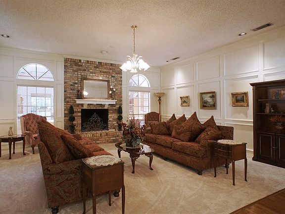 5th image of 650 Belinda Dr