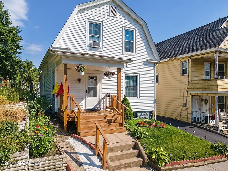 2nd image of 126 Robinson Street