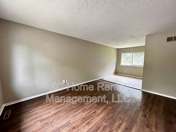 5th image of 3723 Webster Ave