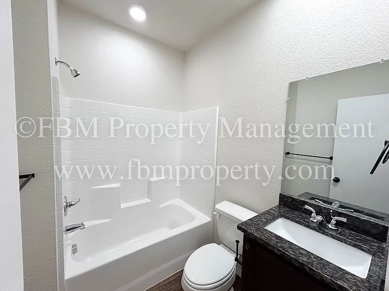 818 Rose St #B — Photo 8