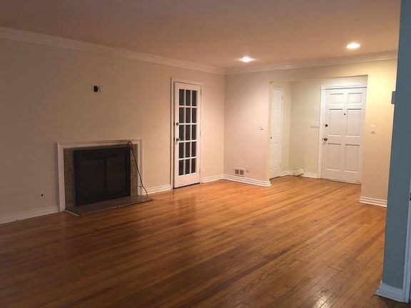 4th image of 5 Peachtree Ln