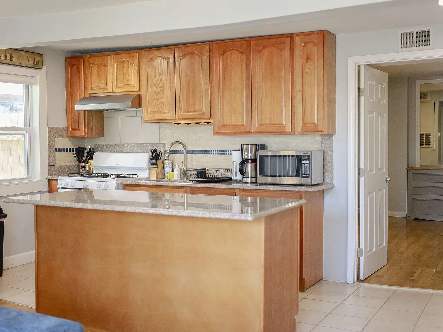 W Ocean View Ave, Norfolk — Photo 4