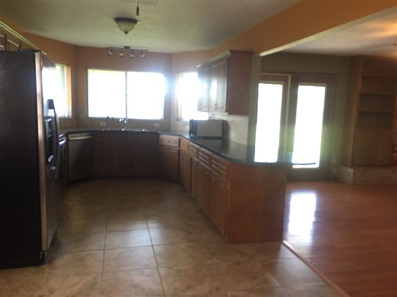 4th image of 718 SW Englewood Dr