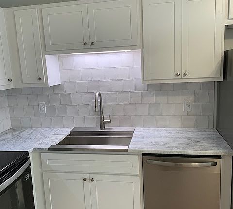4th image of 1120 Barrington Ln
