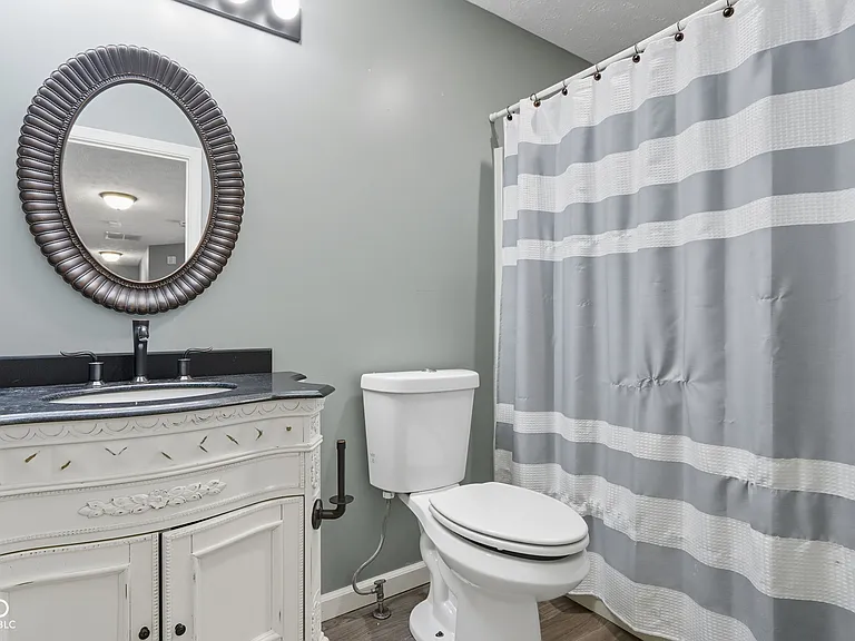 7975 Meadow Bend Cir — Photo 61