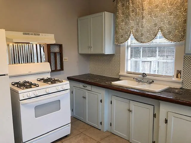 406 S Jefferson St — Photo 27