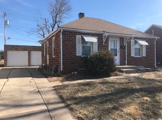 1014 Pine Knoll Rd, Hastings, NE 68901