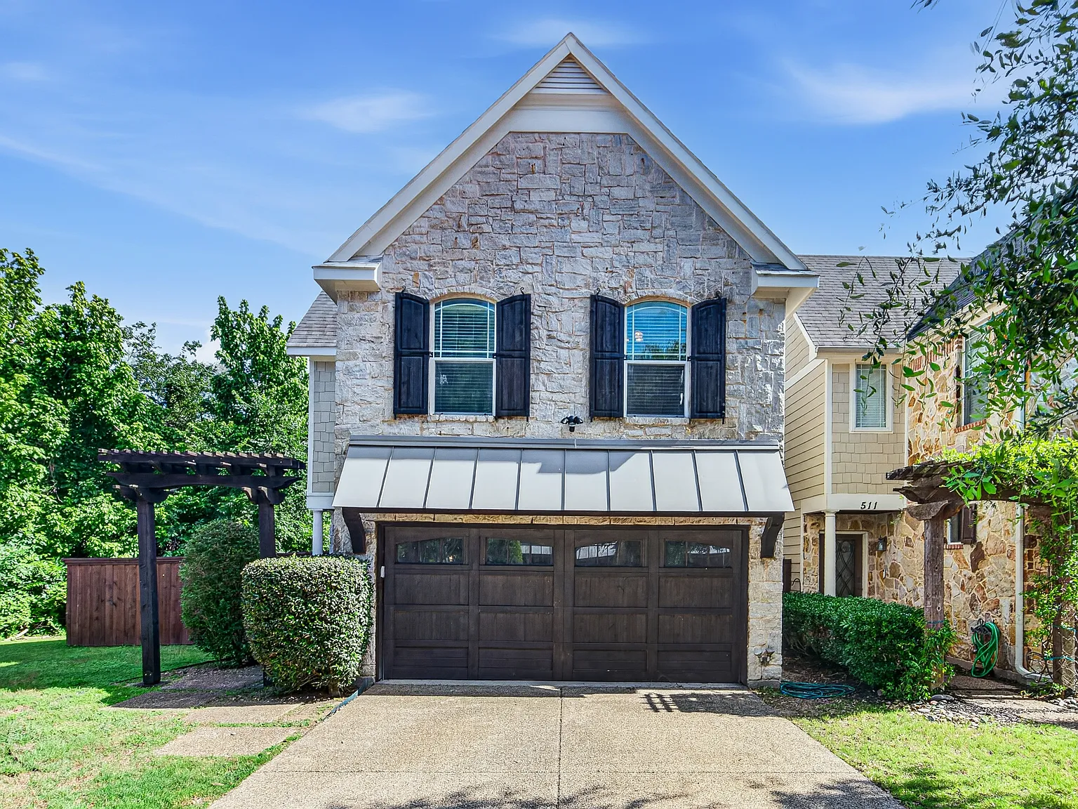 4 bed, 2457 sqft, $3,300 — Photo 2